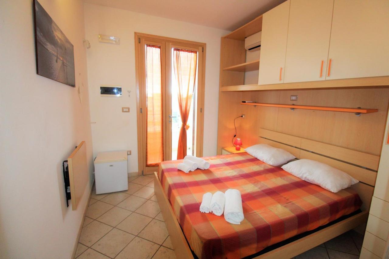 B&B Scoglio Di Pirro Climatizzato A 150 M Dalle Spiagge Salentine Torre San Giovanni Ugento Exterior foto